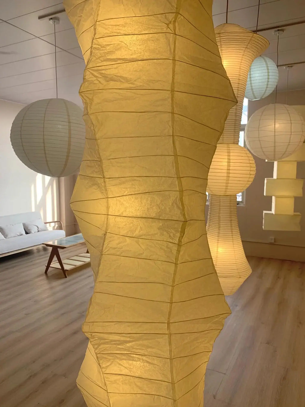 Akari 33N Pendant Light