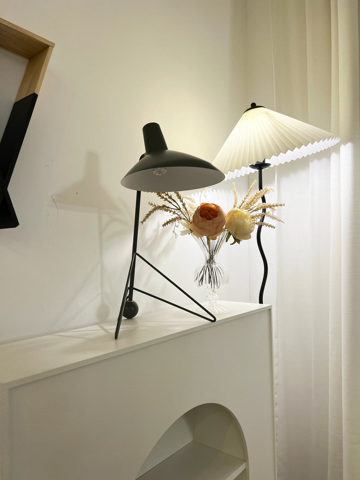 Tripod HM9 Simple Table Lamp
