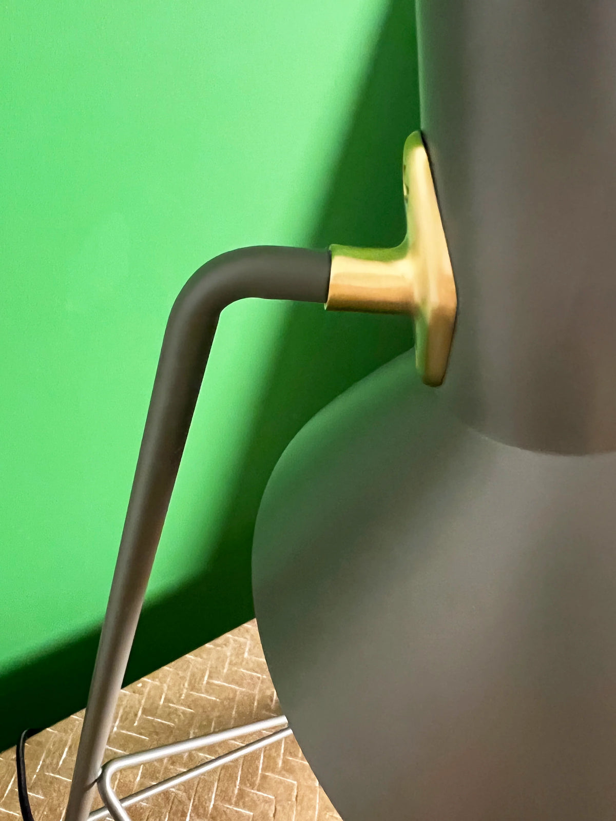 Tripod HM9 Simple Table Lamp