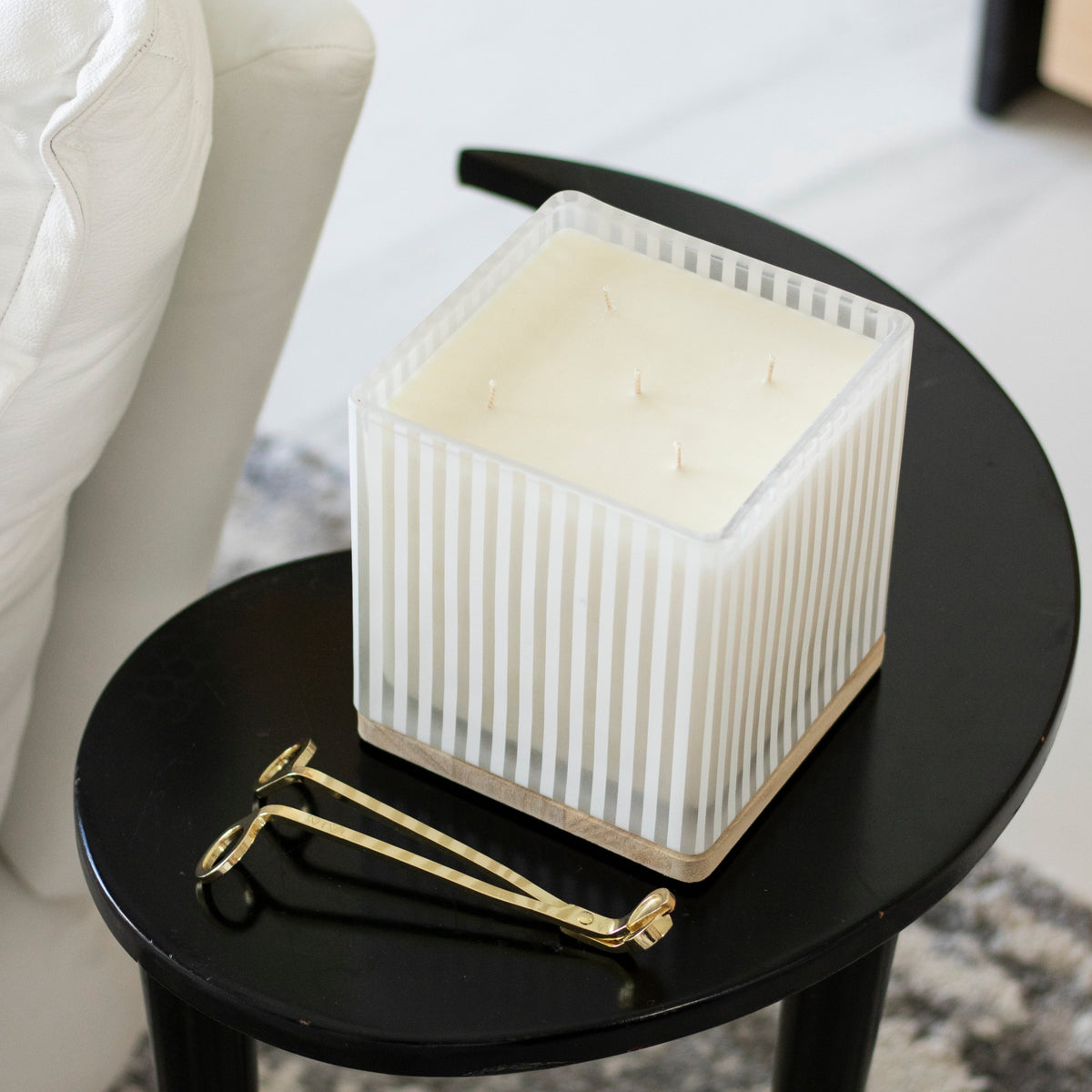 VERTICAL STRIPES CANDLE